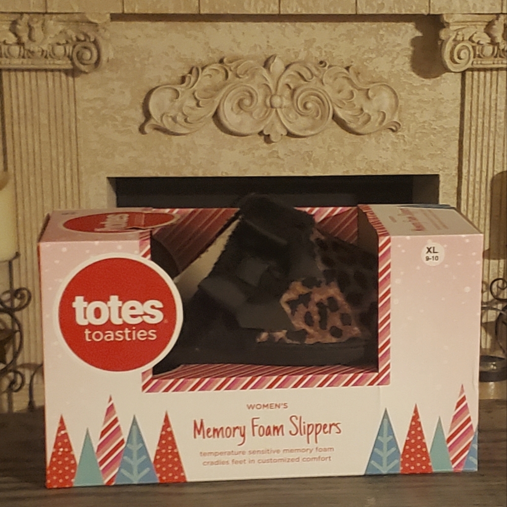 NIB Memory foam slippers size XL (9-10)